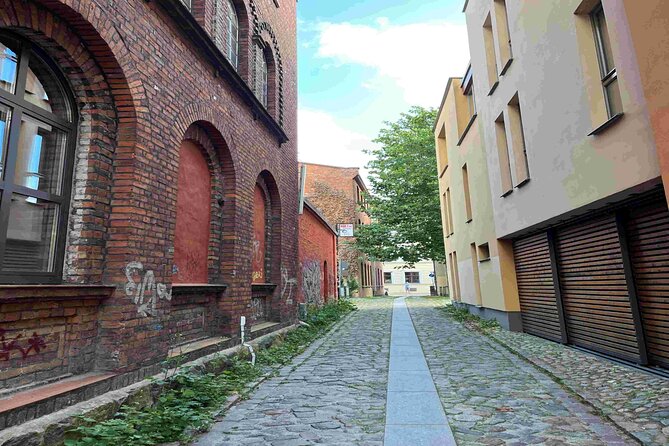 Stralsunds Old Town Audio Guided Tour of the Citys Highlights - Visiting St. Nicholas’ Church and the Holy Ghost Church