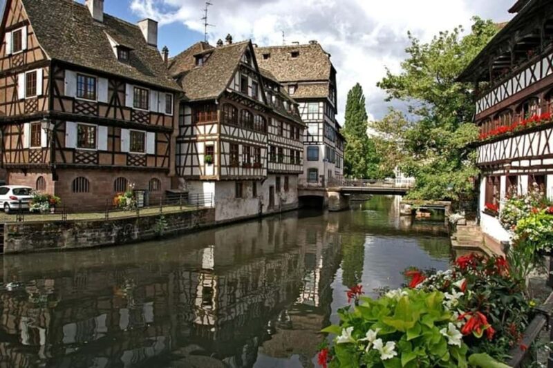 Strasbourg : Best Street Food Tour With A Local Guide - The Guides Role and Local Insights