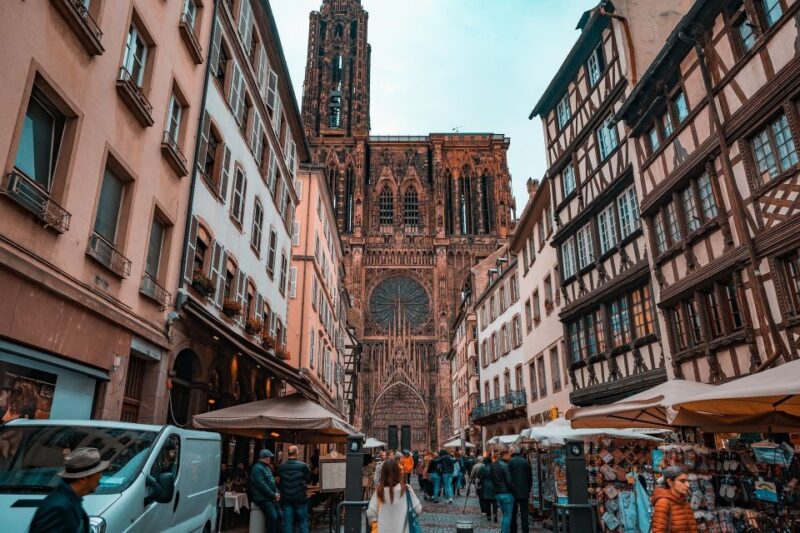 Strasbourg: Private Walking Tour of the Historical Center - Visiting the Strasbourg Cathedral Exterior