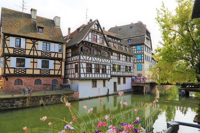Strasbourg Walking Tour for Couples - Main Square: Place Kléber’s Bustling Atmosphere