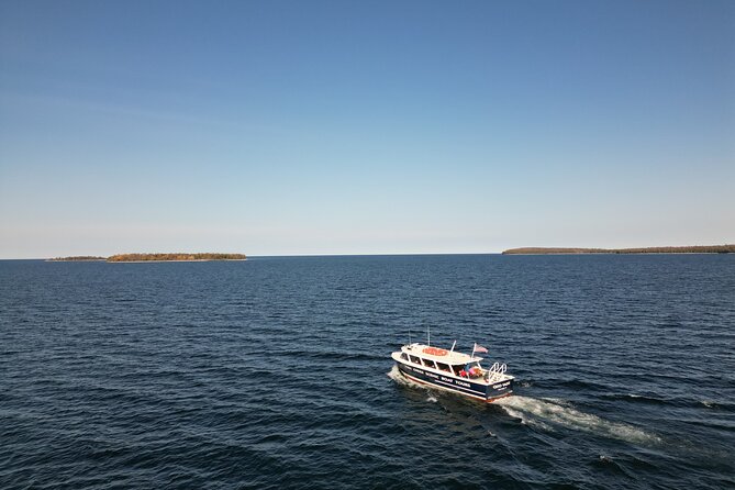 Strawberry Islands Scenic Boat Tour and Historic Cottage Row - Up-Close View of Eagle Bluff Lighthouse