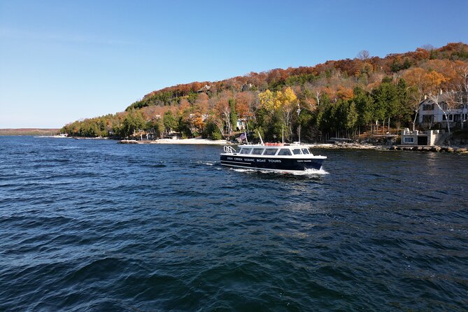Strawberry Islands Scenic Boat Tour and Historic Cottage Row - Offshore Adventure at the Strawberry Islands