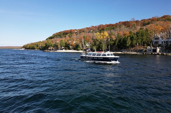 Strawberry Islands Scenic Boat Tour and Historic Cottage Row - Visiting Chamber Island and Adventure Island Camp