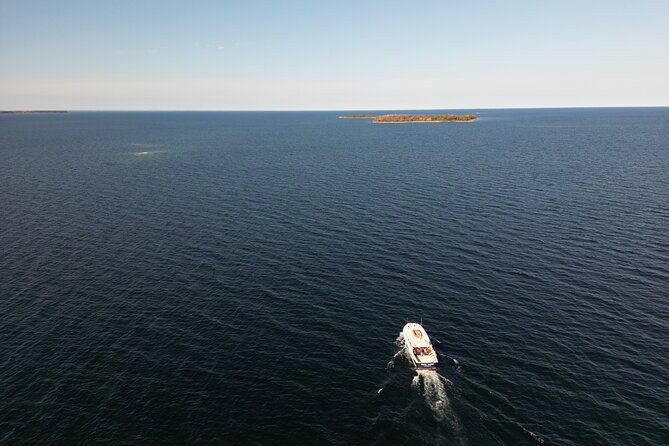 Strawberry Islands Scenic Boat Tour and Historic Cottage Row - Scenic Shoreline and Park Views