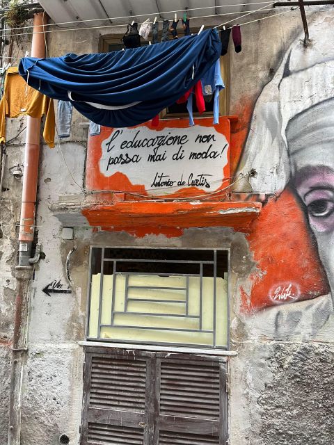 Street art tour of the Spanish Quarters & Maradona idol - Key Points