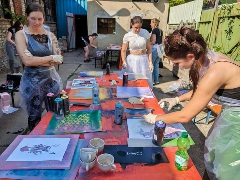 Street Art Workshop & Tour - Private Group - Value of the Street Art & Workshop Combo
