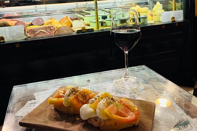 Street food and pasta in Rome - Crossing the Tiber and Visiting Isola Tiberina