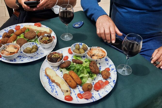 Street food tour and Guided Tour of Ortigia - The Starting Point: Sicily in Travel and the Meeting Logistics