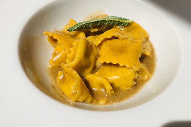 Street Food Tour D'Luxe | Michelin Chef-Led Tastes of Turin - Explore Turin’s Food with a Michelin-Backed Guide