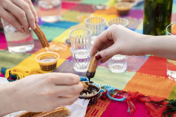 Street Food Tour with Friends - Navigating the City: Logistics and Group Size