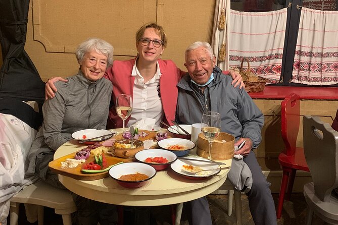 Street Food'n'Culture Tour - The Role of Guide: Knowledgeable and Personable