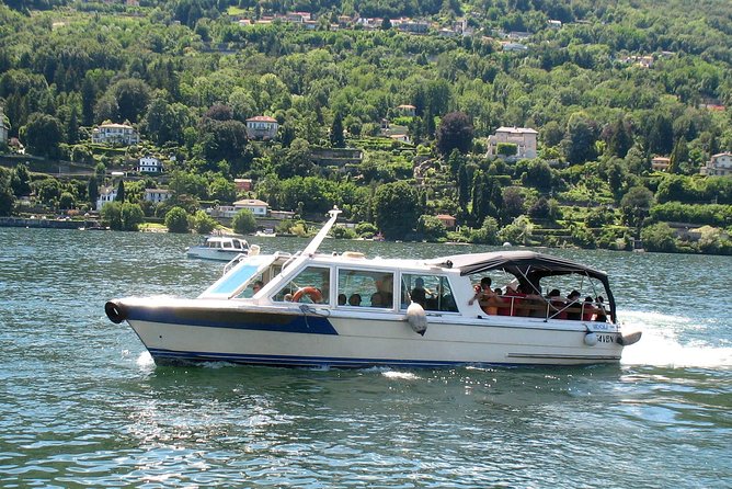 Stresa: 1-Day 3 Borromean Islands Hop-On Hop-Off Boat Tour - Navigating the Schedule and Crowds