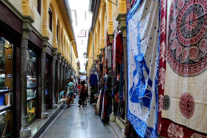 Stroll through Granada: historic center and Albayzín - Explore Granada’s Historic Heart and UNESCO Heritage in Just 2 Hours