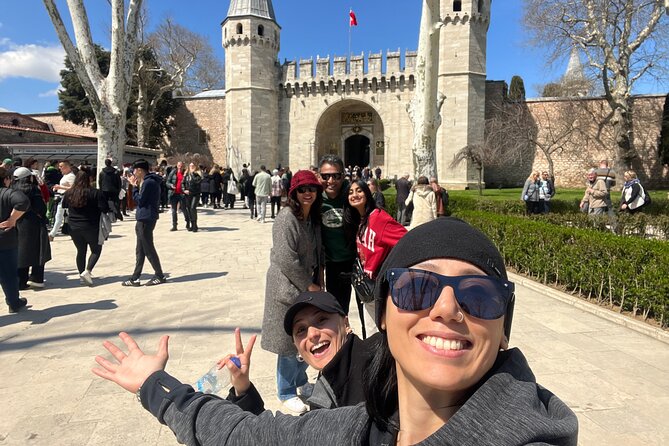 Strolling Through Istanbul's Artistic Streets - Key Points