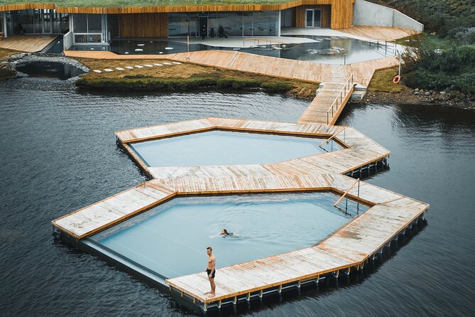 Stuðlagil Canyon and Vök Baths Day Tour - Logistics and Group Size
