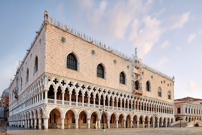 Stunning Venice  Walking Tour for Couples - Key Points