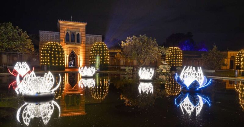 Stuttgart: Christmas Garden at the Wilhelma Zoo - From the Entrance at Neckartalstraße to the Scenic Waterways