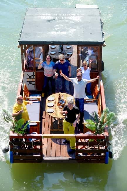 Stuttgart: Exclusive Raft Boat Rental - Scenic Route Along the Neckar River’s Vineyards