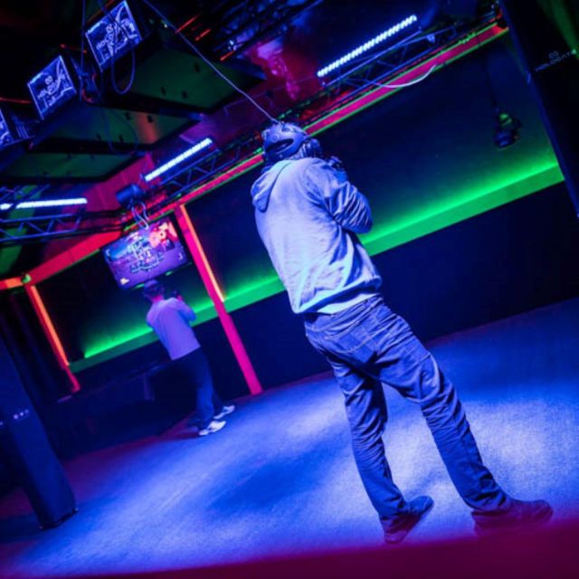 Stuttgart: Exclusive VR Gate Rental - How the Virtual Reality Gate Is Set Up