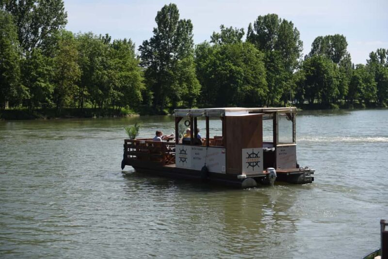 Stuttgart: Exklusive Floßboote Finne & Fischle - How the Boats Connect for Larger Groups