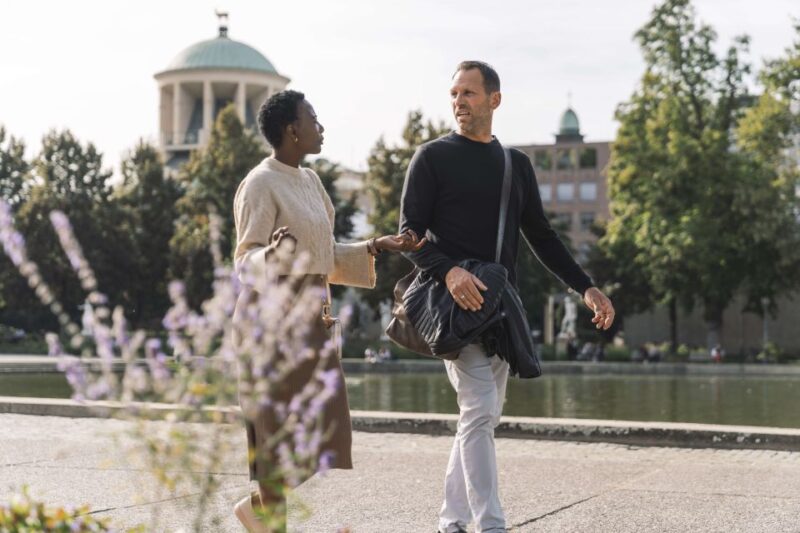 Stuttgart: Private Guided Circular City Walk - Reaching the Central Hub at Palace Square