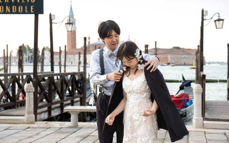 Stylish Photoshoots in Venice - Delivering High-Quality Digital Memories