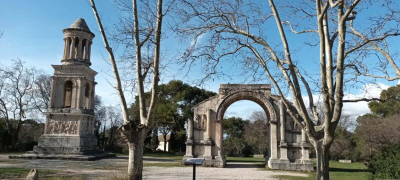 Summer Tour, 4 Days/3 Nights, Discover Provence by Electric Bike - Discovering Avignon’s Medieval Splendor