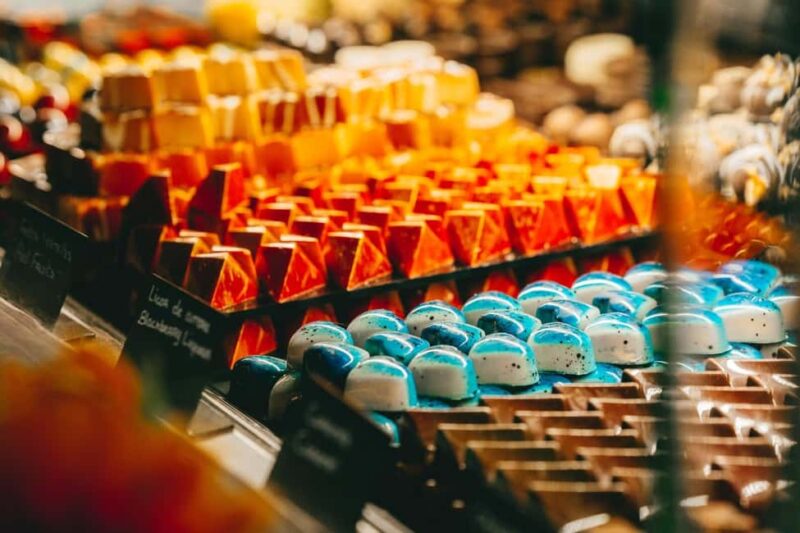 Sunday Stroll in Funchal: Bites and Delights - The Atmosphere of a Sunday Morning in Funchal