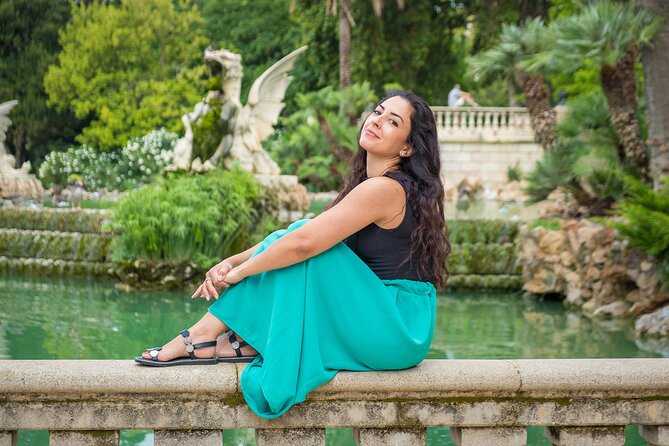 Sunny Barcelona Photoshoot - Practical Details: Meeting Points and Group Size