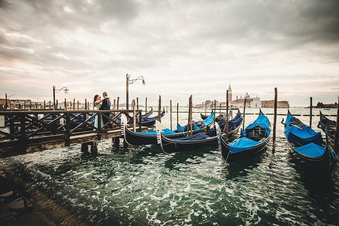 Sunrise Couple Photoshoot Tour - The Photographers Equipment and Style