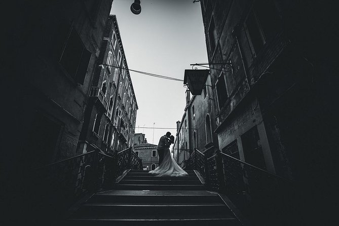 Sunrise Couple Photoshoot Tour - The Guides Expertise and Personal Touch