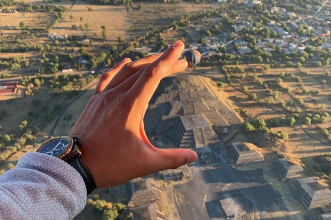 Sunrise HotAir Balloon Adventure Over Teotihuacan's Pyramids - Key Points