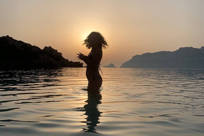 Sunrise Kayak Tour with Snorkeling and Coffee Experience - Logistics: Meeting Point, Group Size, and Cancellation Policy