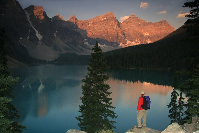 Sunrise Moraine Lake and Lake Louise - Starting the Tour at Daybreak in Banff