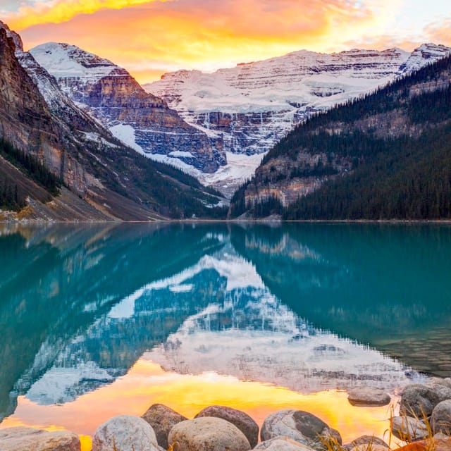 Sunrise or Sunset/Stargazing Tour at Moraine Lake from Banff - Weather Considerations and Flexibility