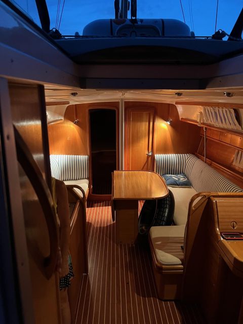 Sunrise Sailing with Breakfast - An Experience Praised for Its Stunning Scenery and Close Sightings