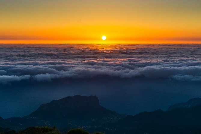 Sunrise Tour @ Pico Do Areiro | Half Day 4x4 Tour - Enjoying a Local Breakfast at Ribeiro Frio