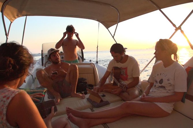 Sunseeker Mohawk 29 Ibiza and Formentera Boat Experience - Included Amenities and Comforts