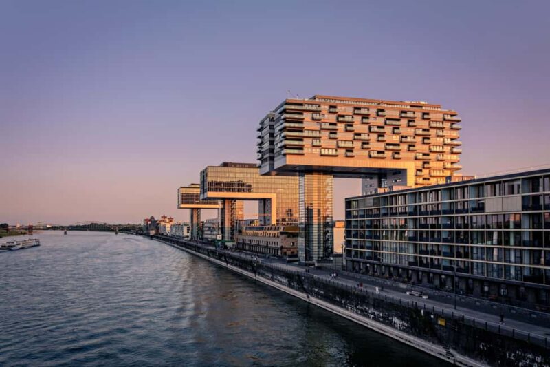 Sunset & Blue Hour Photography  Photo walk through Cologne - Exploring Colognes Old Town and Rheinauhafen