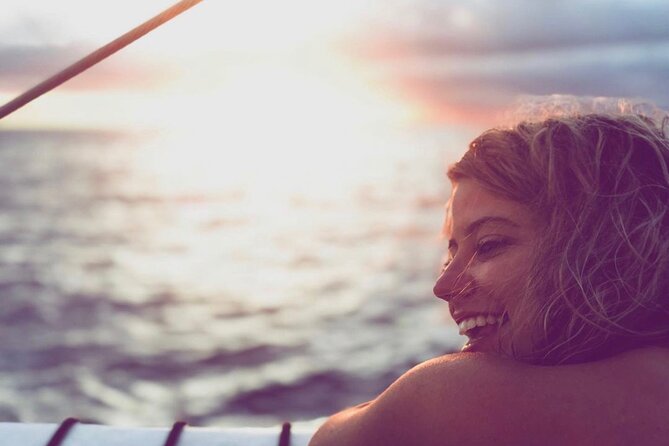 Sunset Boat Cruise: Swim and Cruise Waikiki - Sunset Views and Photogenic Moments