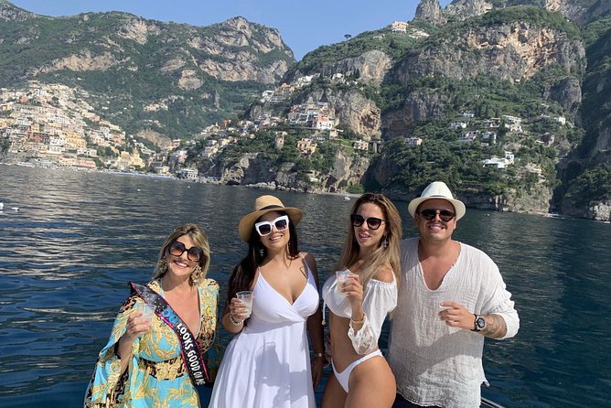 Sunset boat experience in Sorrento coast - The Staff and Boat Comforts Praised by Reviewers