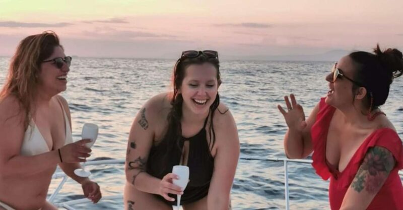 Sunset boat tour for small groups from Sorrento - Key Points