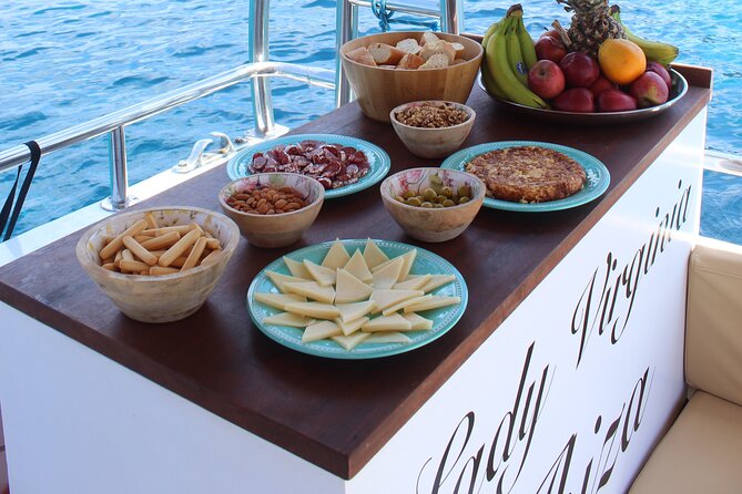 Sunset Boat Tour in Ibiza with All Inclusive - Who Will Appreciate This Tour?