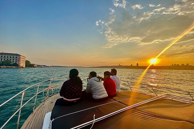 Sunset Bosphorus Yacht Tour in Istanbul - Key Points