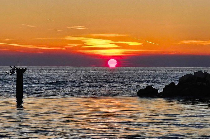 Sunset Cocktail Cruise at Crab Island - Social Atmosphere and Small Group Experience