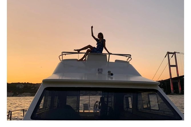 Sunset Cruise on Luxury Yacht in Istanbul Bosphorus - Navigating the Bosphorus: From the Golden Horn to Maiden’s Tower