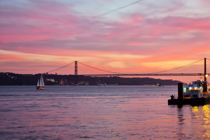 Sunset cruise on Tagus river with Welcome Drink included - Frequently Asked Questions