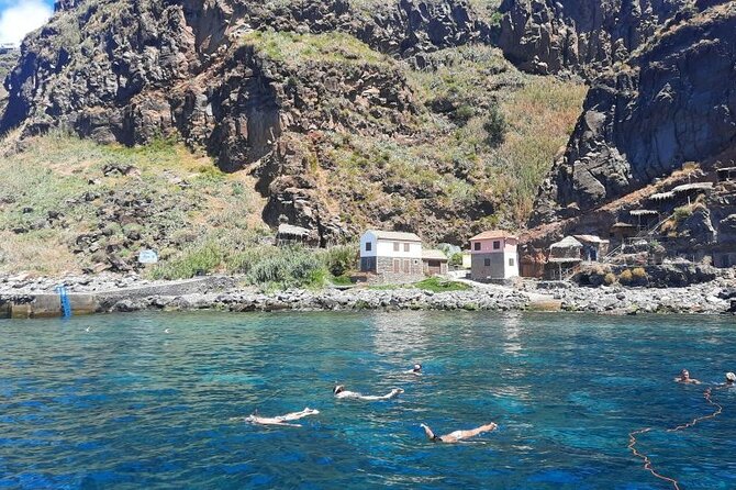 Sunset Cruise with Dinner on Board - The Buffet Dinner: Traditional Food and Generous Portions