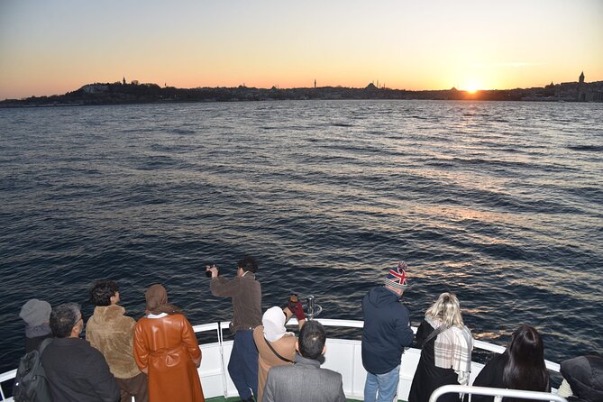 Sunset Cruise with Stop along Asia: Discover Istanbul's Bosphorus - The Landmarks Visible from the Water