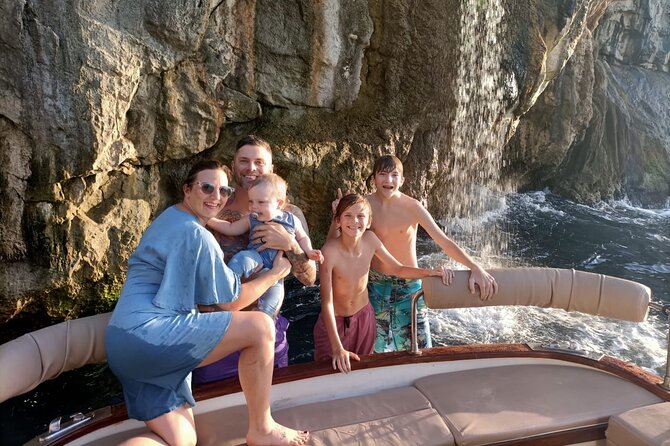 Sunset - Departing from Vivid Sorrento: The Meeting Point and Timing